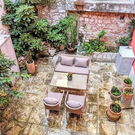 Private Courtyard Medieval Stone Home In Old Town โรวีน ภายนอก รูปภาพ